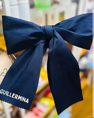 Moño escolar con nombre