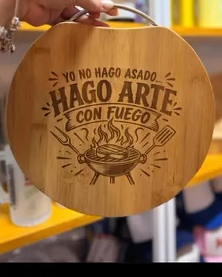 Tabla de asado grabada